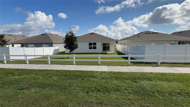 Building Photo - 611 Autumn Stream Dr