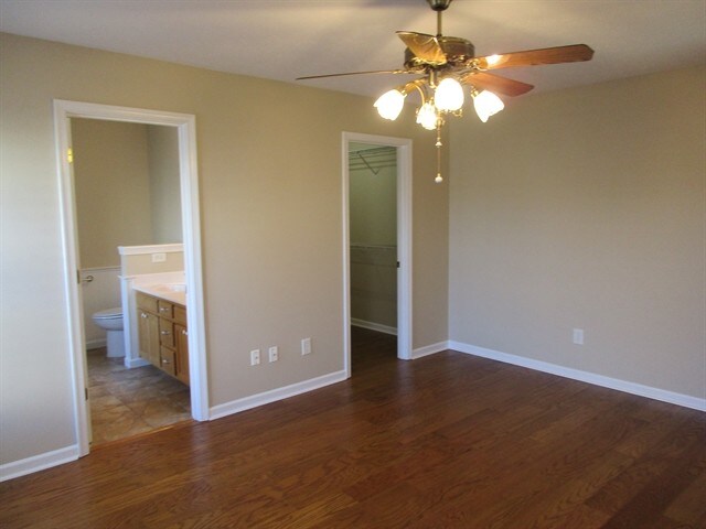 Building Photo - 1434 Hilltop Dr