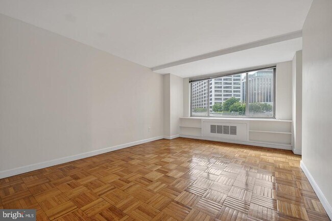 Building Photo - 1121 Arlington Blvd