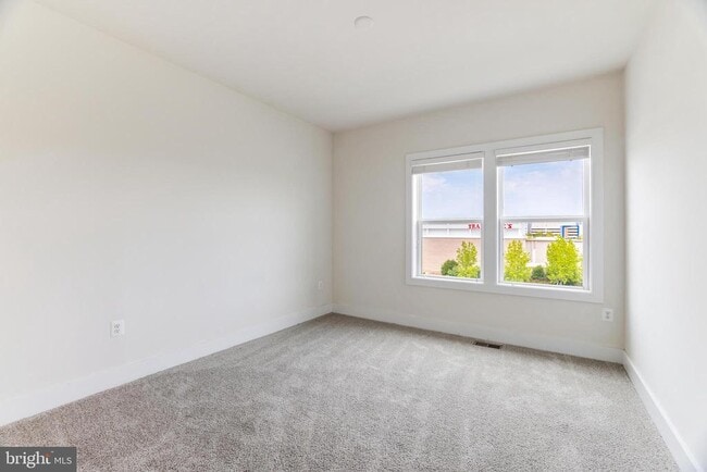 Building Photo - 44750 Tiverton Sq