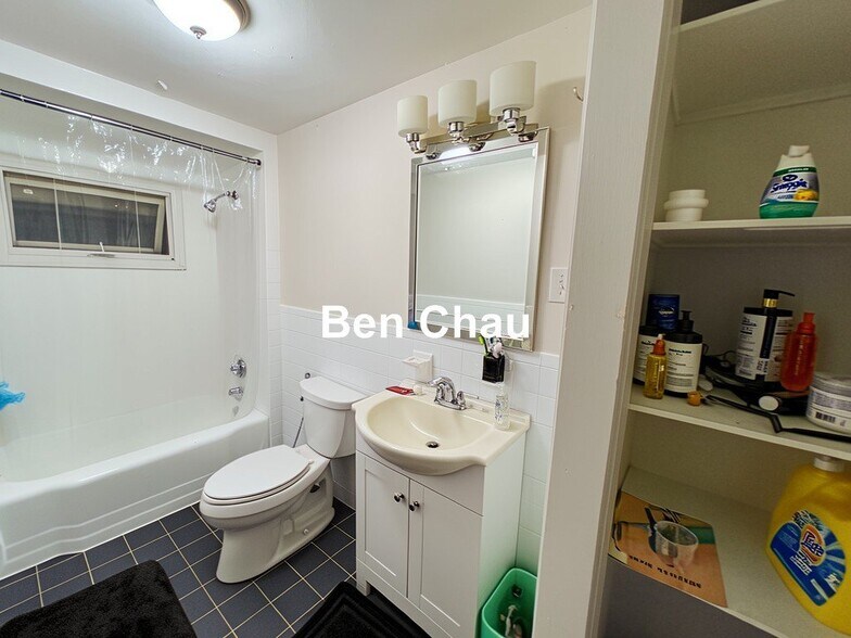 Building Photo - 40 Cedar St