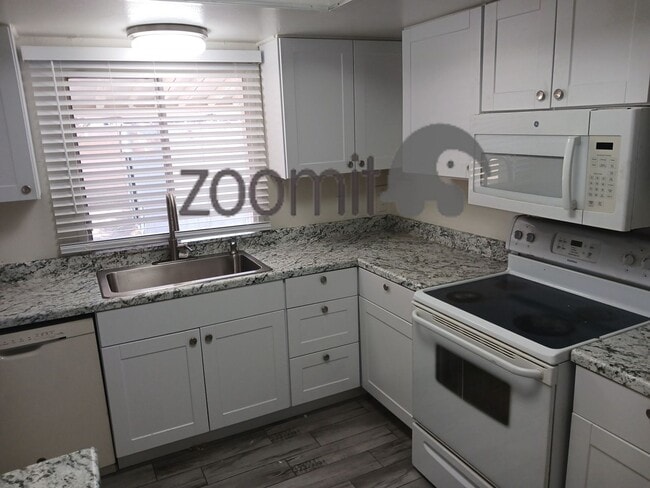 Building Photo - COOMING SOON! Beautifully upgraded house located in the vibrant city of Tempe, AZ