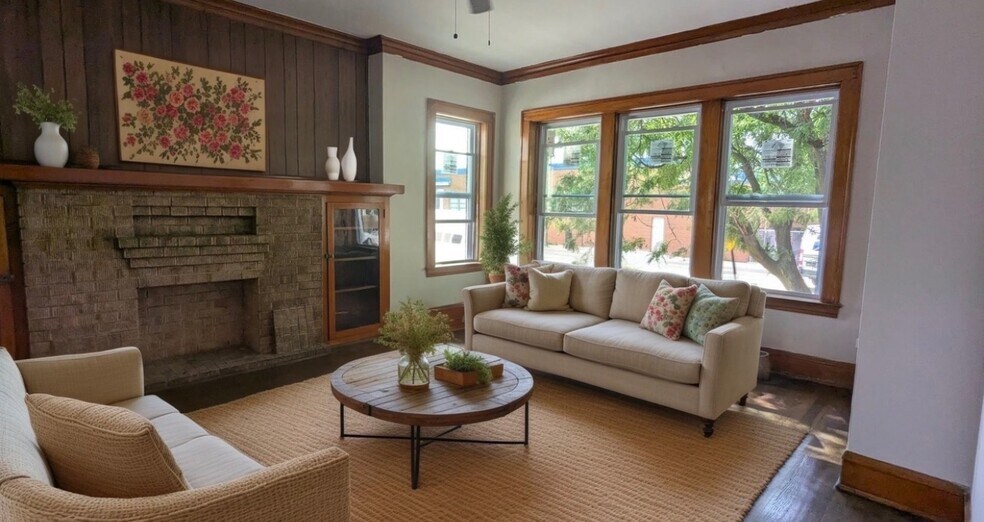 Building Photo - 2015 N LeClaire Ave