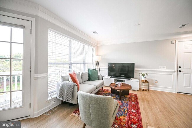 Building Photo - 46893 Eaton Terrace