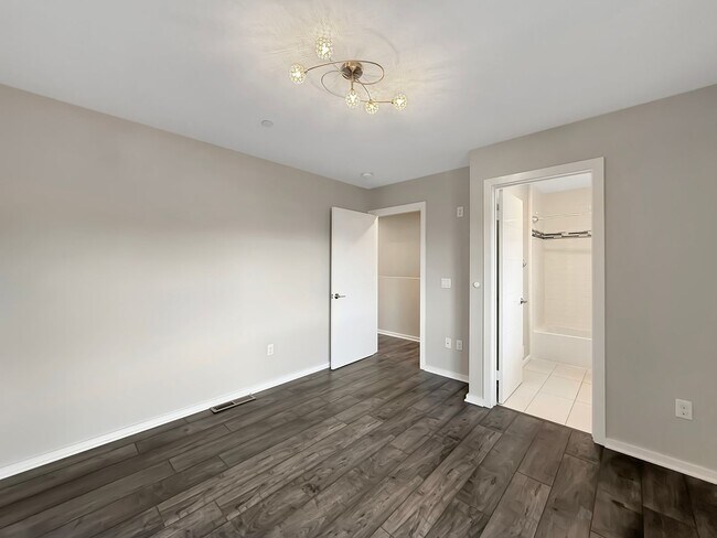 Building Photo - SD: Stunning 3BD/3.5BA Townhome in Ocean Beach with 2-Car Garage, Private Balcony & In-Unit Laundry