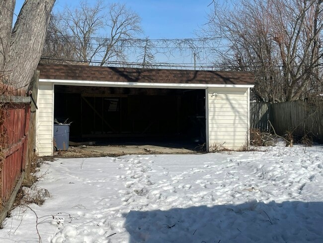 Building Photo - 12612 Firsby Ave