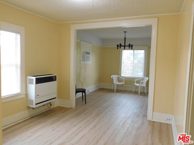 Building Photo - 616 W 58th St