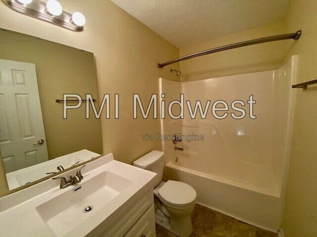 Building Photo - 6130 Tybalt Cir