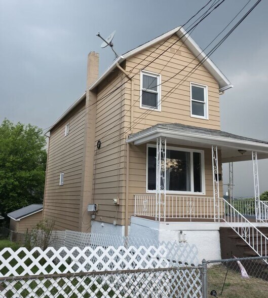 Building Photo - 161 Johnson St
