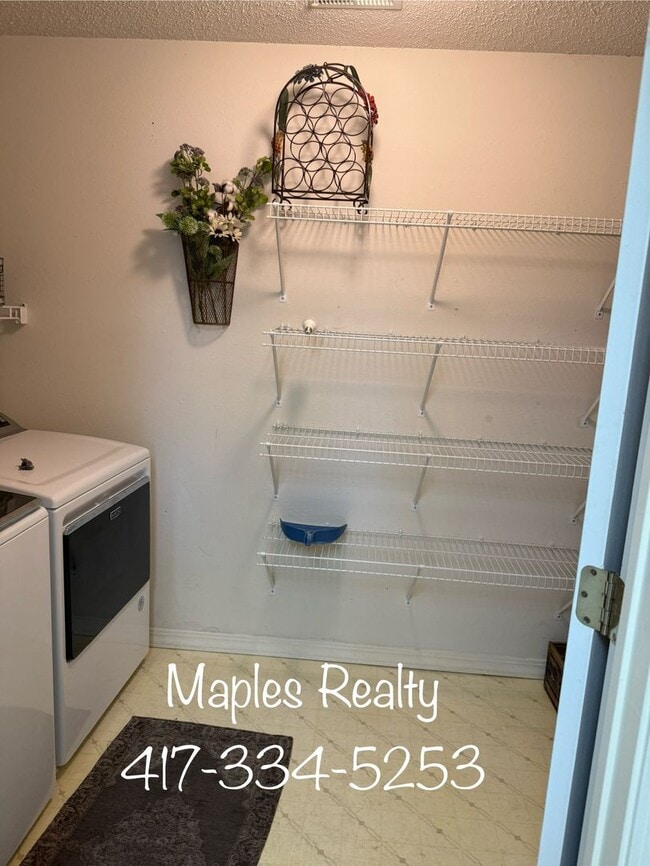 Building Photo - STUNNING 2 bedroom, 2 bathroom condo at Po...