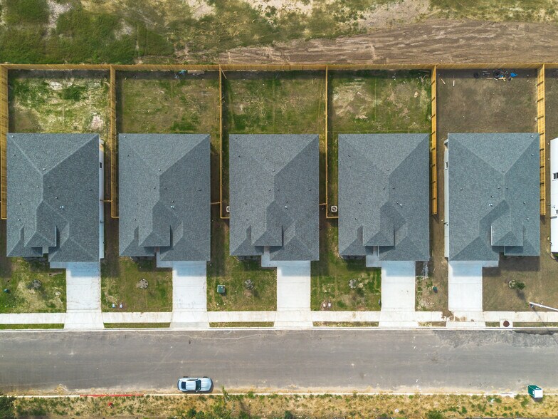 Building Photo - 5312 W Northwood St
