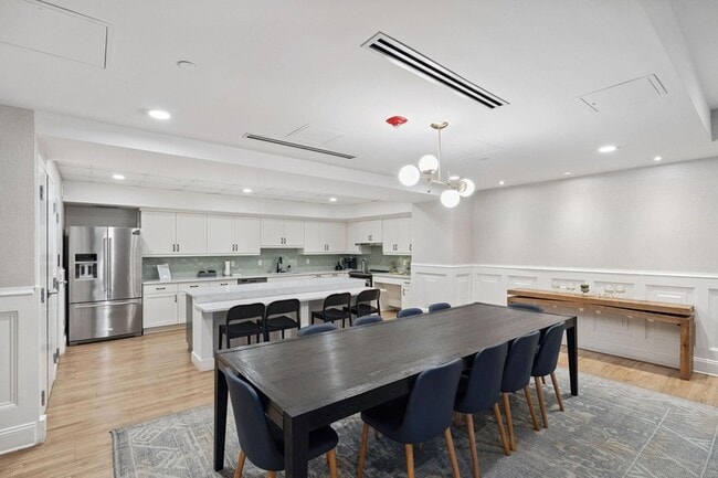 Building Photo - 20 NE 2nd St