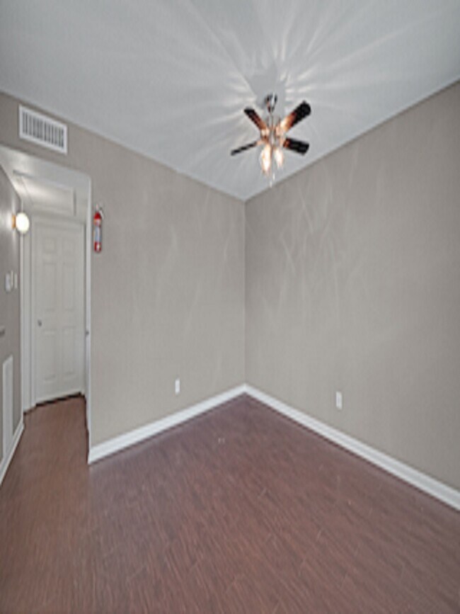 Building Photo - 3031 Sumpter St