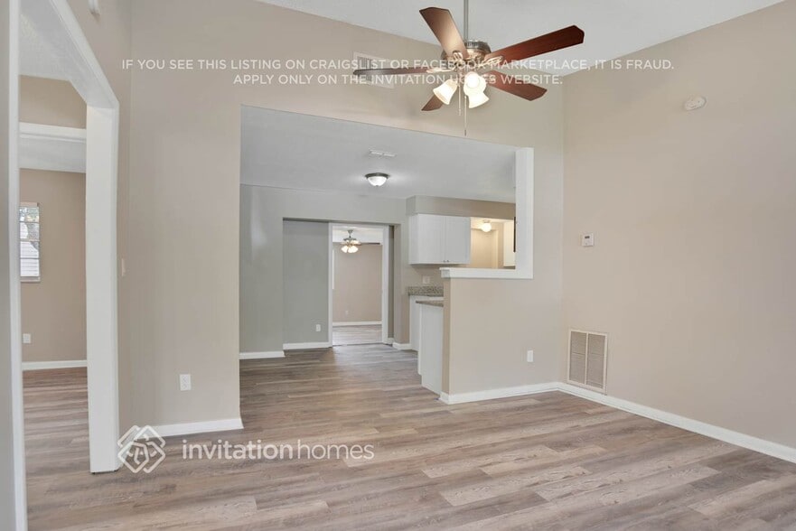 Building Photo - 243 Crabtree Ave