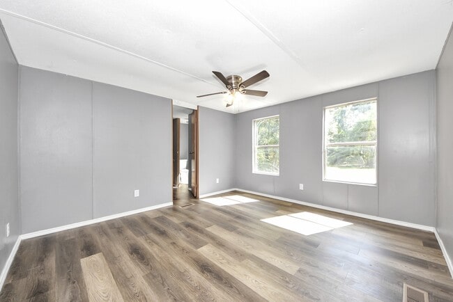 Building Photo - 14009 Rustic Ln