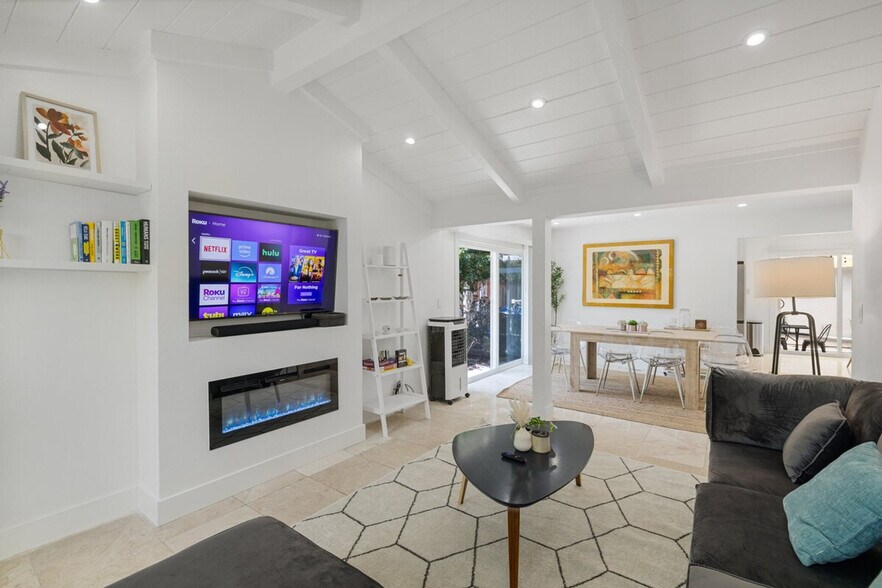 Building Photo - 398 Pinehurst Ave