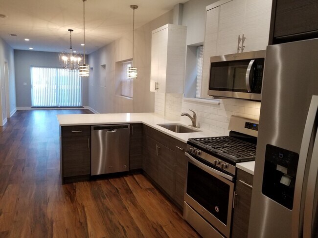 Building Photo - 4851 N Central Ave