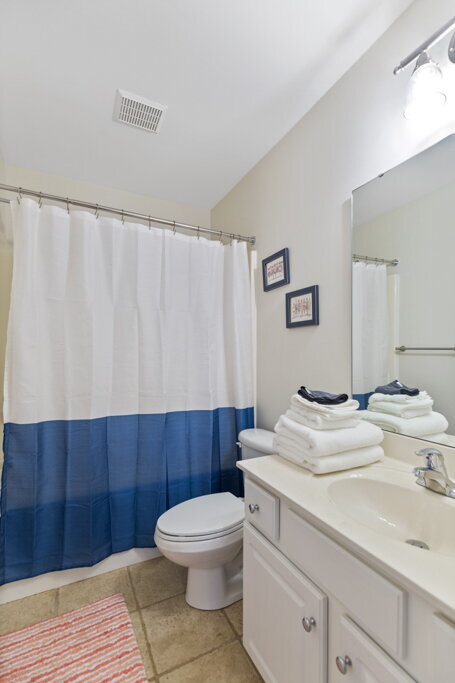 Building Photo - 2 bed, 2 bath, Furnished for Short Term Le...