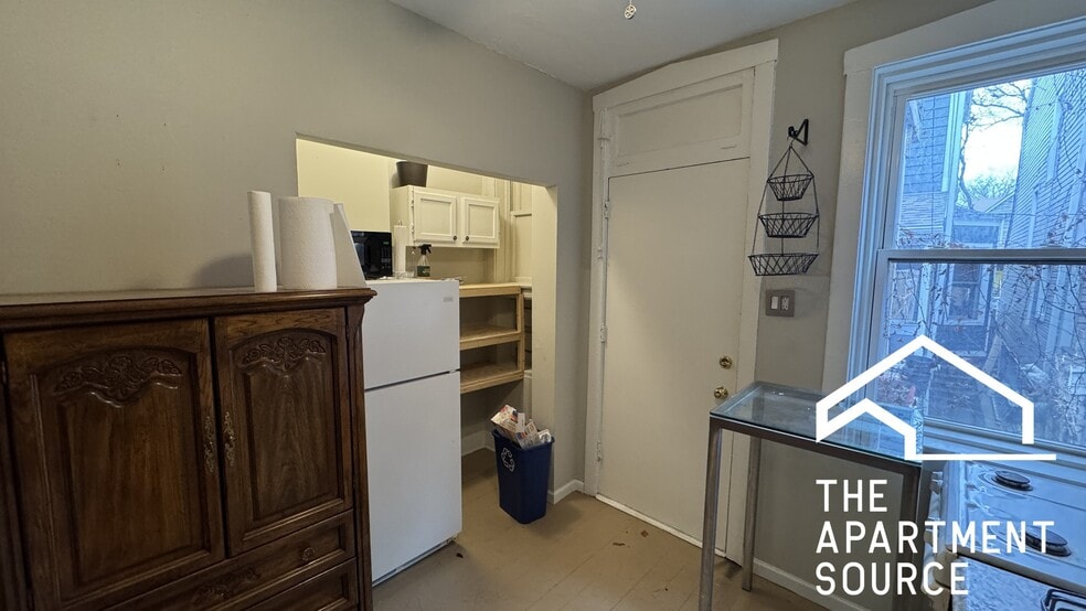 Building Photo - 5821 N Glenwood Ave