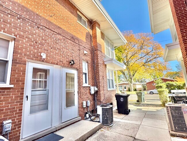 Building Photo - 9038 Niles Center Rd