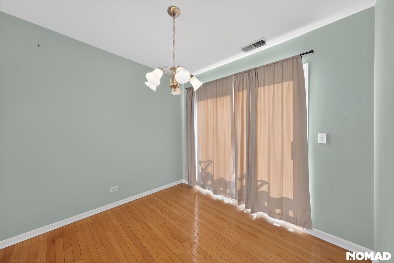 Building Photo - 992 Darla Ct