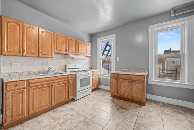 Building Photo - 250 S 5th Ave