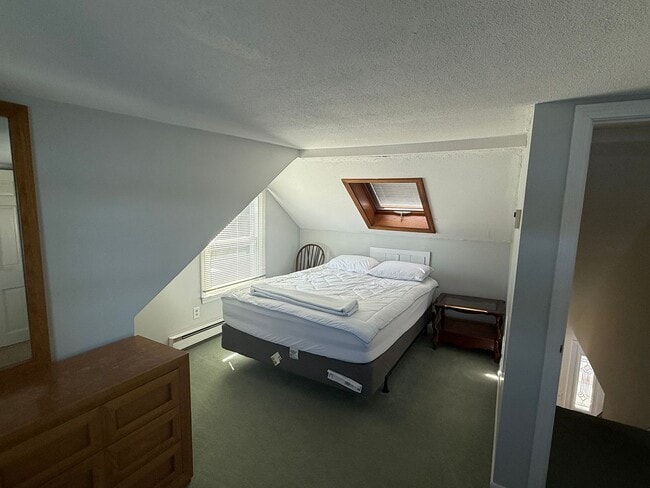 Building Photo - Gorgeous Lake View Winter Rental!
