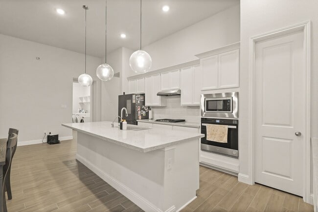 Building Photo - 10943 Water Hyssop Ln