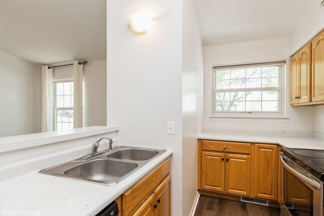 Building Photo - 3005 Max Ct