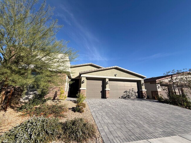 Building Photo - Stunning Build! Upgraded 3-Bed Home w/ 3-C...