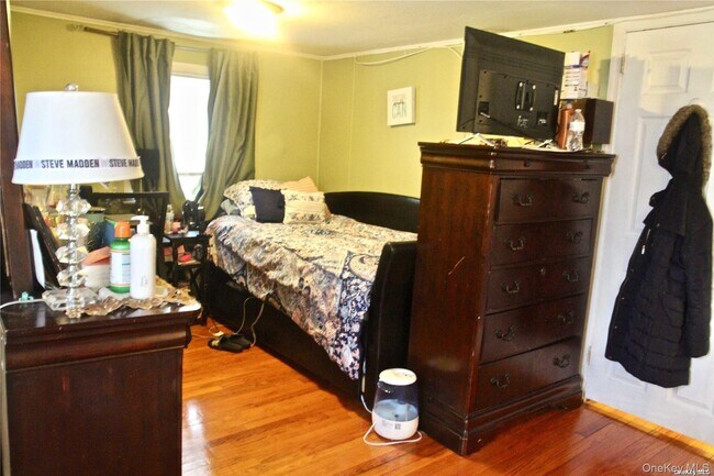 Building Photo - 117 Blydenburgh Ave