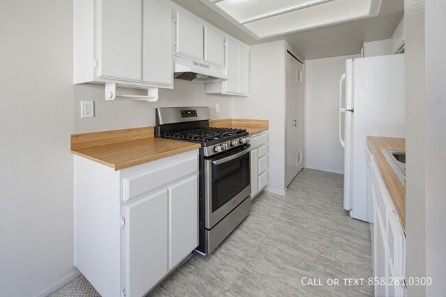 Building Photo - 9356 Twin Trails Dr