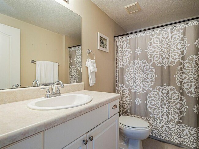 Building Photo - 5095 Fairways Cir