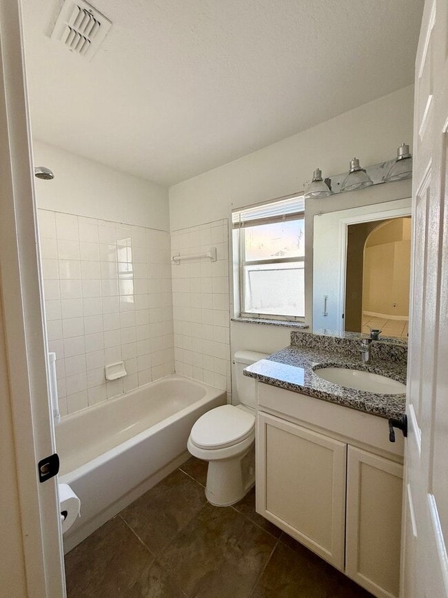 Building Photo - ?North Lakeland Gem – Private Single-Famil...