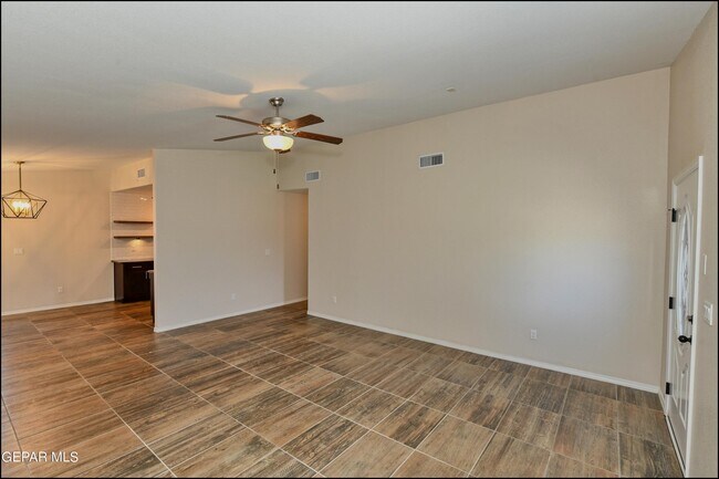 Building Photo - 12060 Mesquite Thorn Dr