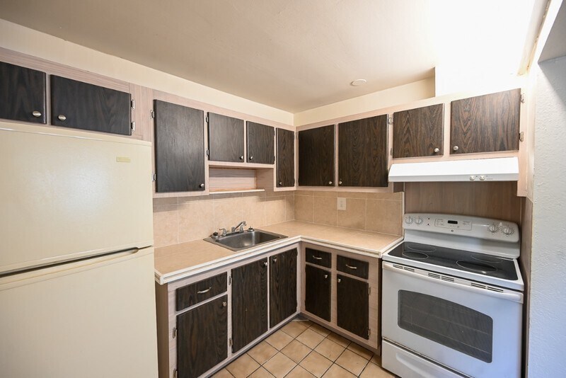 Building Photo - 6040 SW 26th St