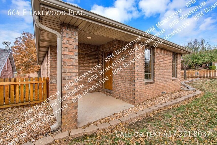 Building Photo - 664 E Lakewood St