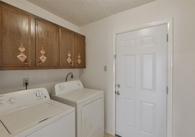 Building Photo - 4203 Sloangate Dr