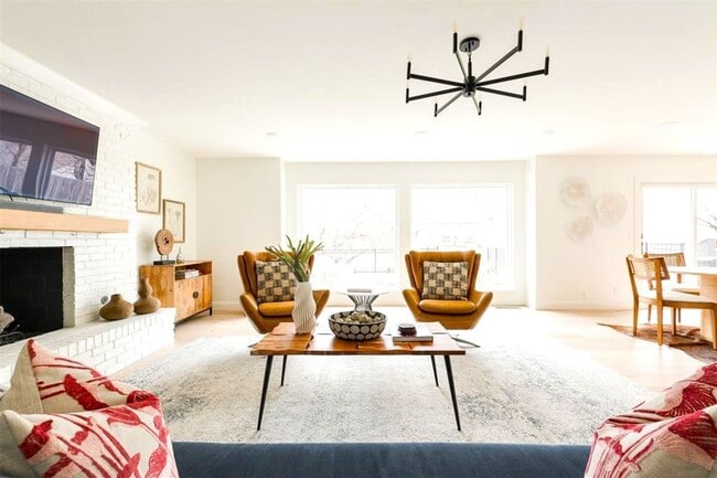 Building Photo - 4 Bedroom 2.5 Bath 2 Car Garage in Quail C...