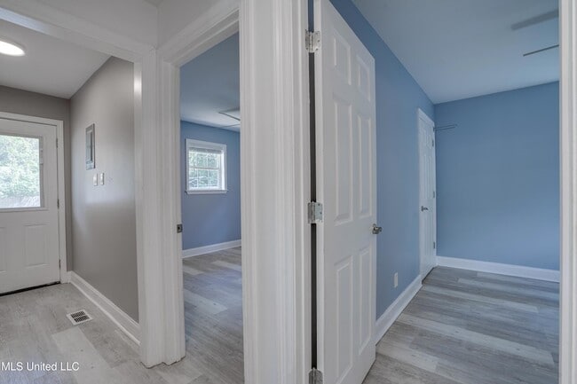 Building Photo - 1076 Lilinoe Way
