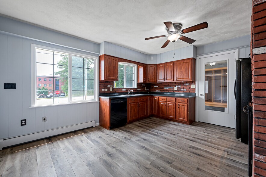 Building Photo - 7 Pasadena Pky