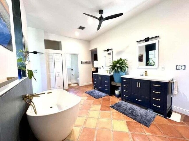 Building Photo - 14425 64th Ct N