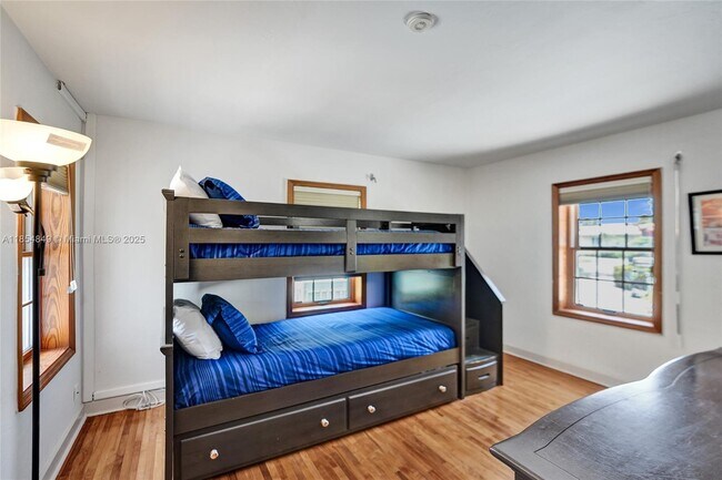 Building Photo - 609 Isle of Palms Dr