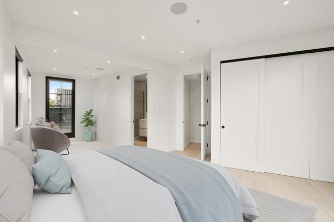 Building Photo - 1451 Maryland Ave NE