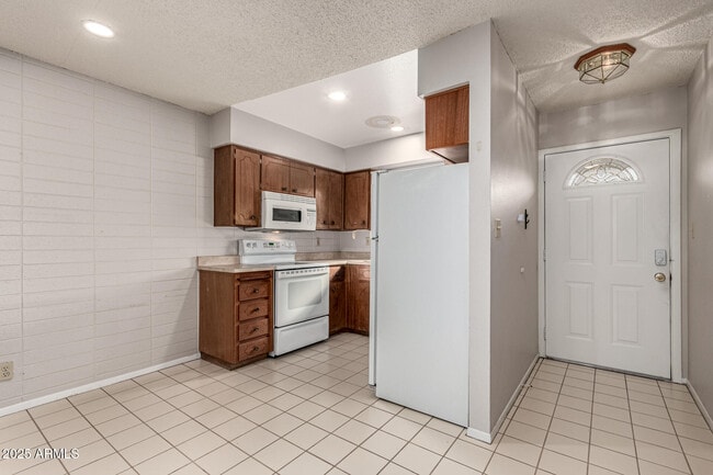 Building Photo - 6721 E McDowell Rd