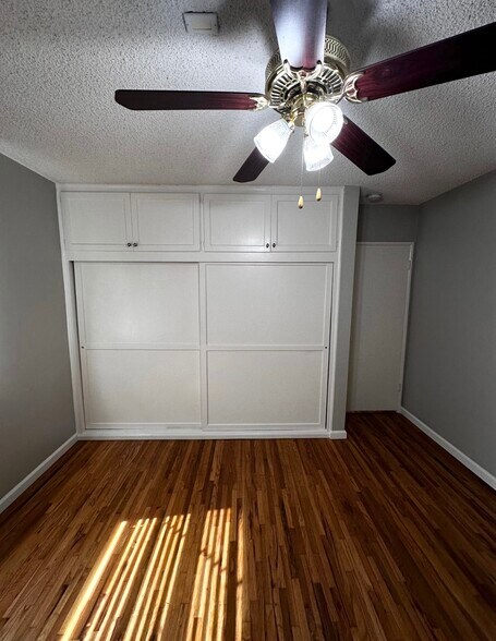 Building Photo - 4706 Vantage Ave