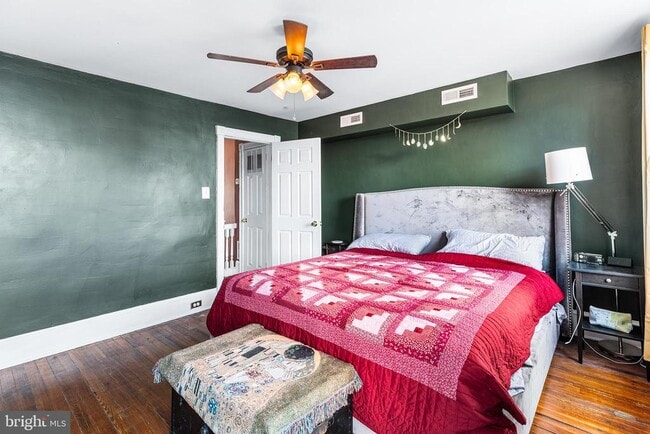 Building Photo - 2718 W Jefferson St