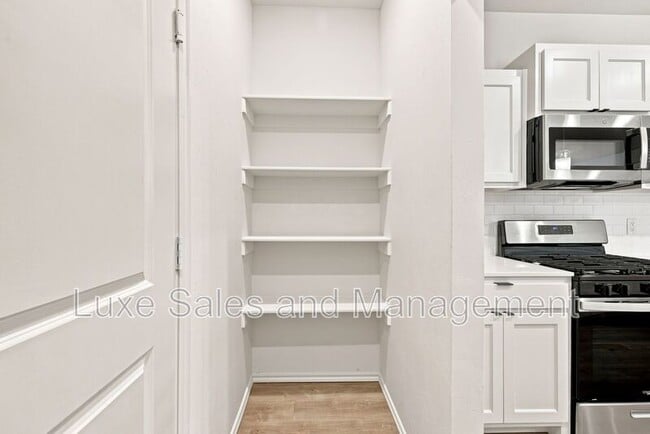 Building Photo - 8012 NW 110th Dr
