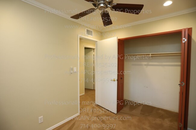 Building Photo - 5411 Park Ave
