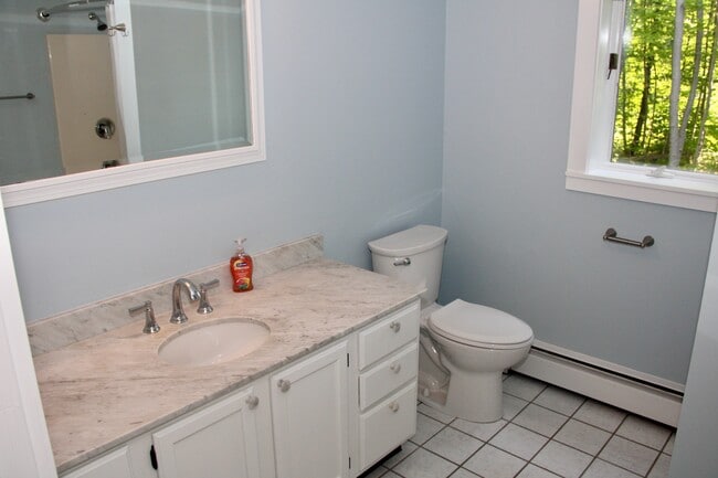 Building Photo - 202 N Ridge Run